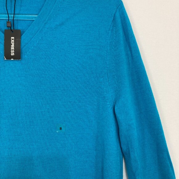 New Express size Small V Neck Merino Wool Pullover Sweater Quiet Luxury - Picture 4 of 9